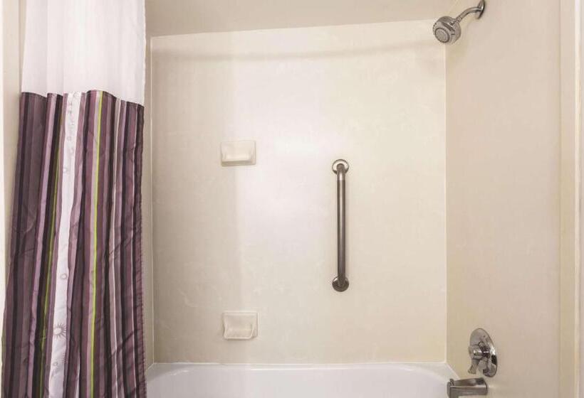 חדר דחוקס עם מיטת קינג, La Quinta By Wyndham Columbus North