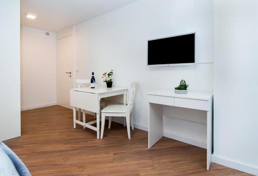 استودیوی لوکس, Riva Residence