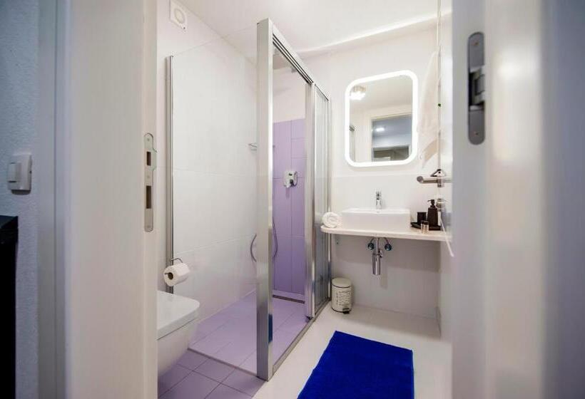 استودیوی لوکس, Riva Residence