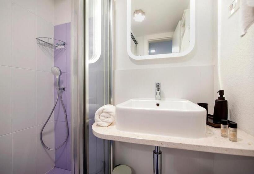 استودیوی لوکس, Riva Residence