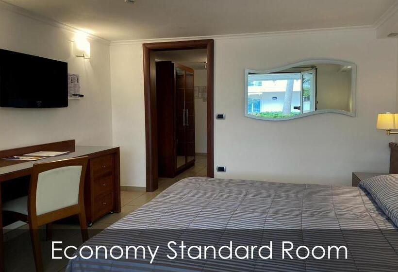 Economy Triple Room, Olimpico
