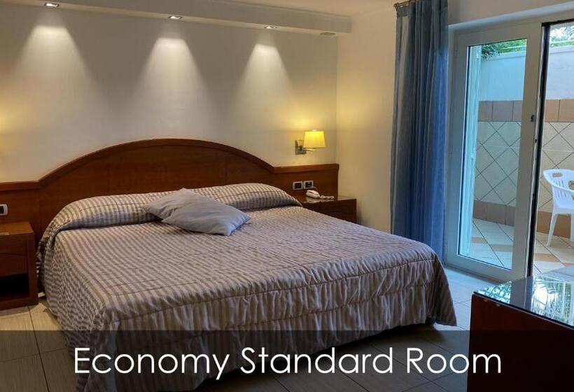 Economy Quadruple Room, Olimpico