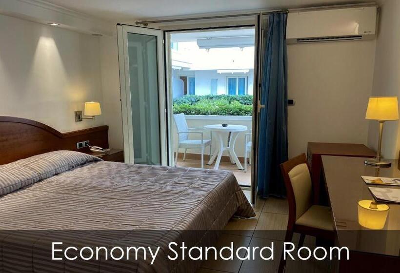 Economy Quadruple Room, Olimpico