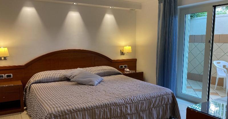 Economy Quadruple Room, Olimpico