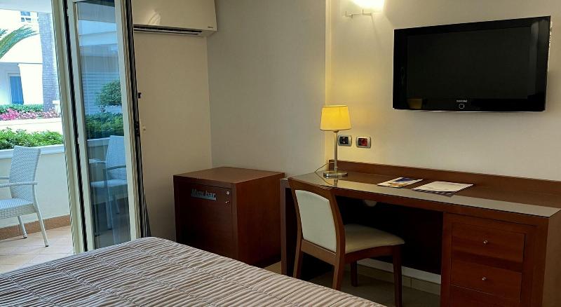 Economy Quadruple Room, Olimpico