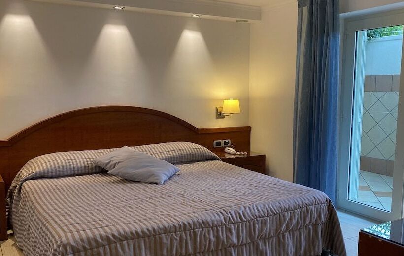 Economy Quadruple Room, Olimpico