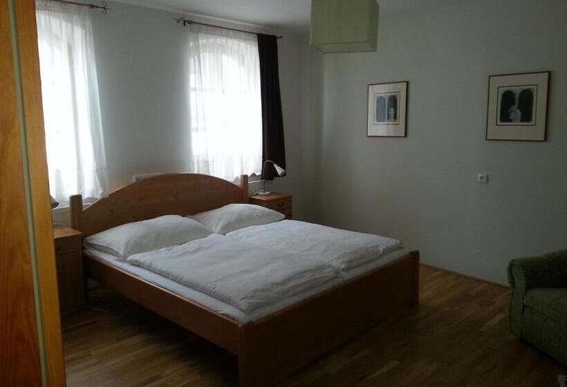 آپارتمان 3 خوابه, Pension Rondel