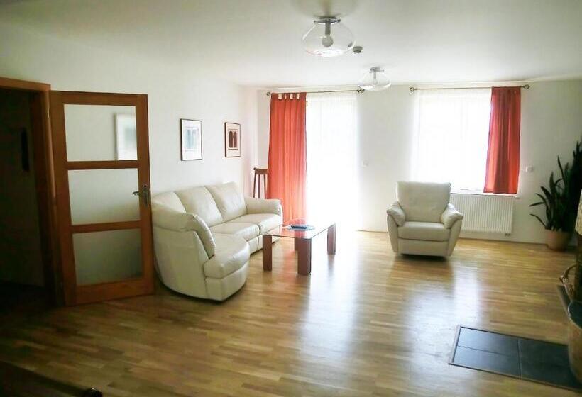 آپارتمان 3 خوابه, Pension Rondel