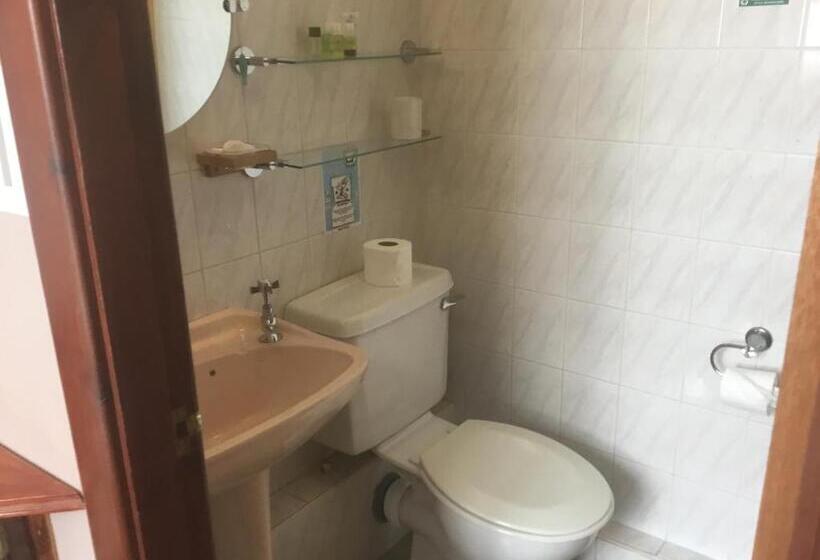 四人标准间, Kirkstall Guest House