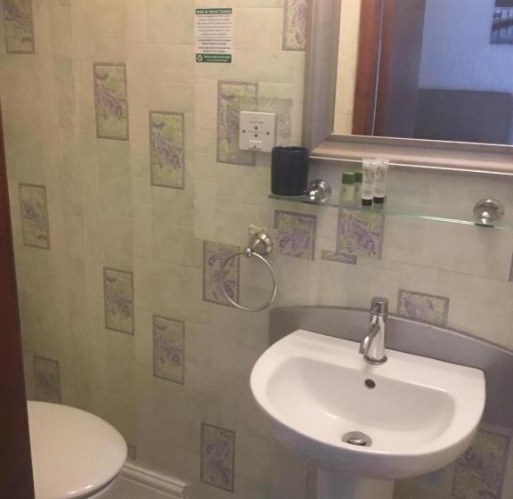 Номер Стандарт Трехместный, Kirkstall Guest House