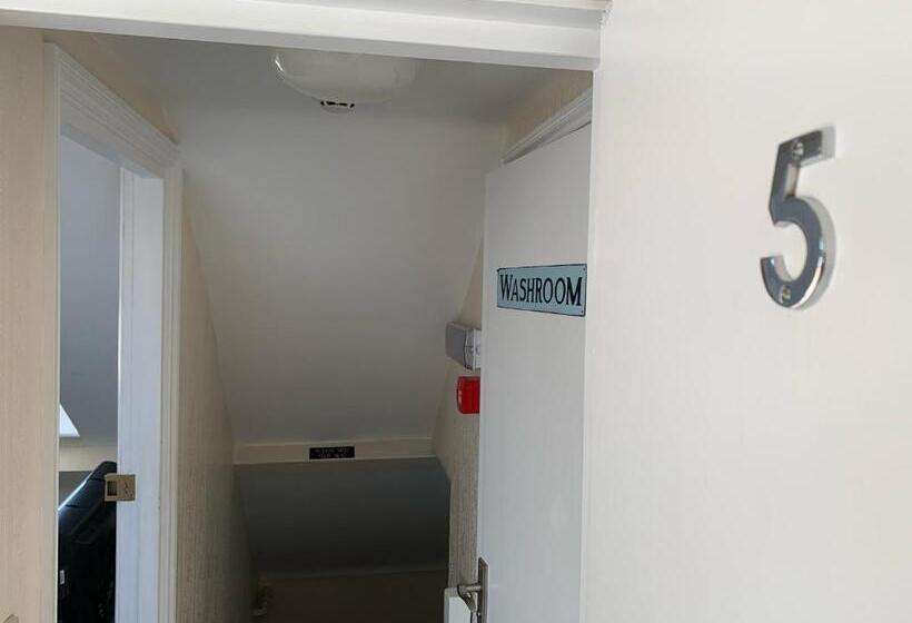 Полулюкс, Letchworth Guest House