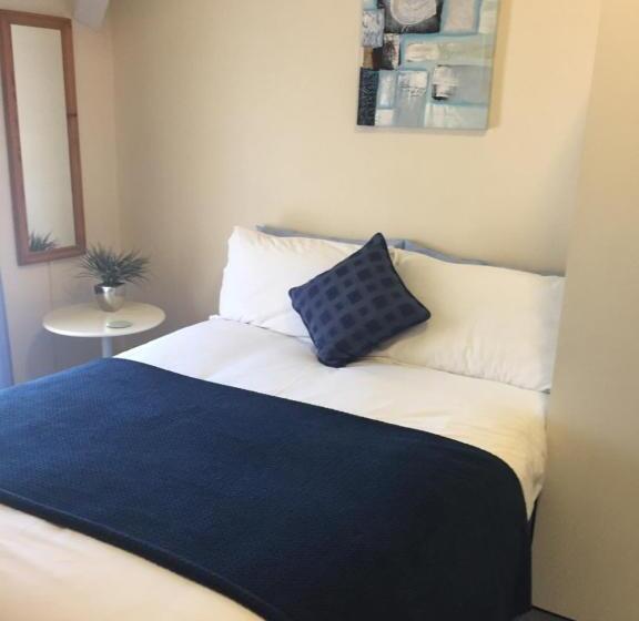 اتاق لوکس خانوادگی, Marlow Lodge