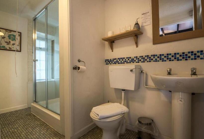Номер Стандарт, Parsonage Farm Inn