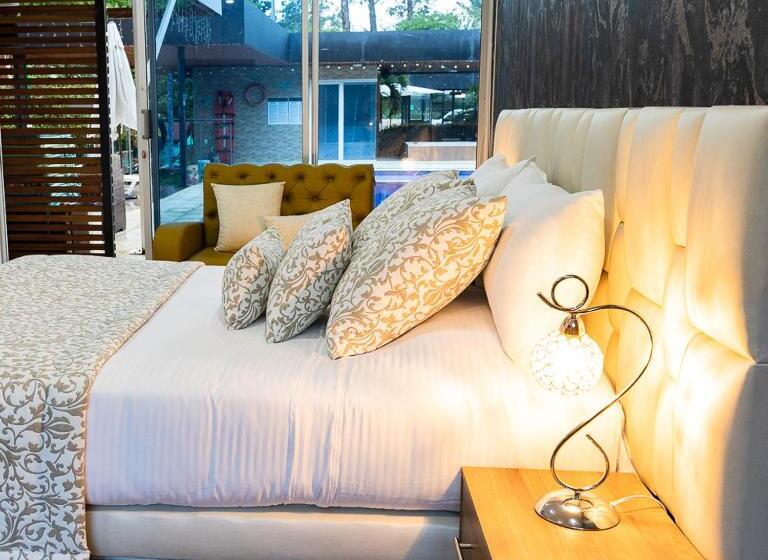 标准间带游泳池, Libertg Hotels Spa