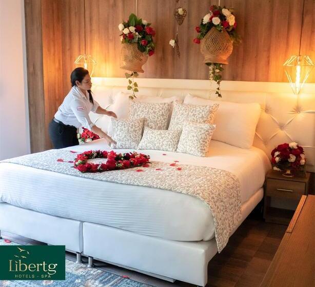 스위트 킹사이즈 침대, Libertg Hotels Spa