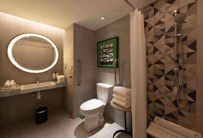 장애인을 위한 킹사이즈 침대 스탠다드 룸, Holiday Inn Johor Bahru City Centre By Ihg