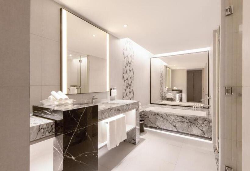 스위트 킹사이즈 침대, Holiday Inn Johor Bahru City Centre By Ihg