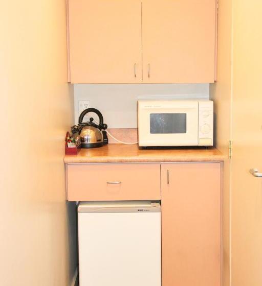 Апартаменты 1 Спальня, Bush Inn Court Motel