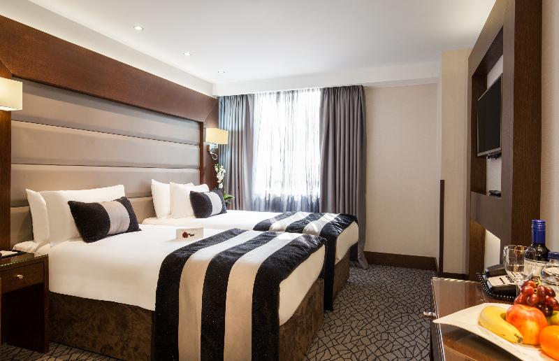 Номер Клуб, Park Grand Paddington Court