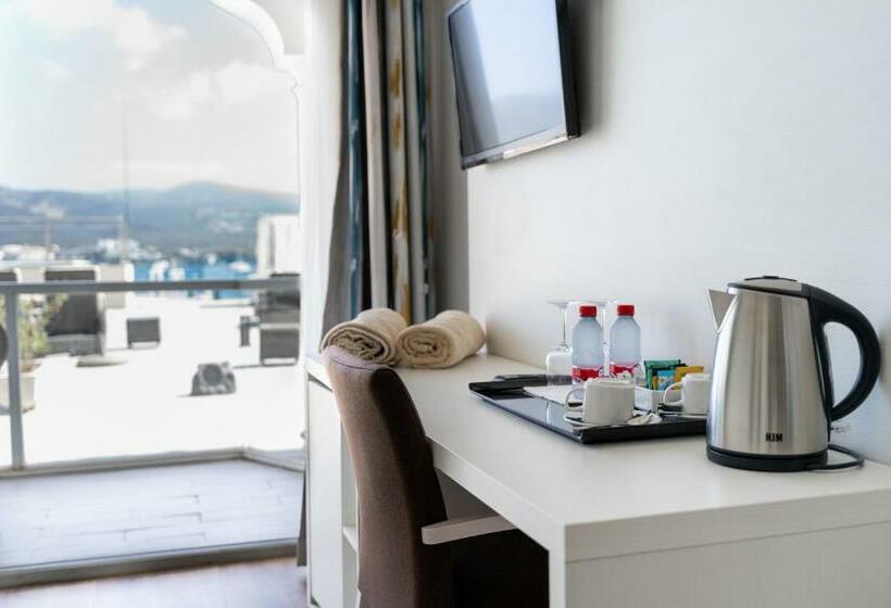 Номер Стандарт Вид на Море с Террасой, Seramar Hotel Comodoro Playa