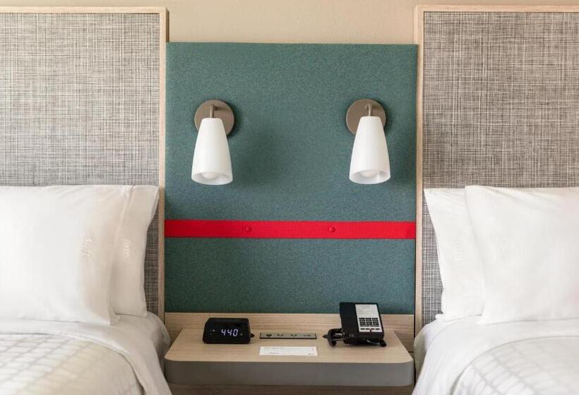 适合残疾人使用的标准间, Avid Hotels   Denver Airport Area, An Ihg