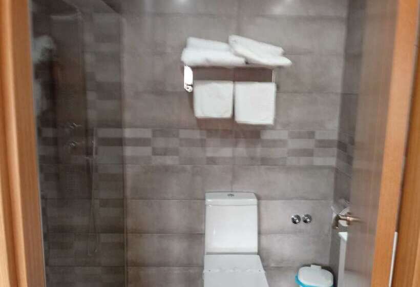 스탠다드 룸, Hostal Montreal
