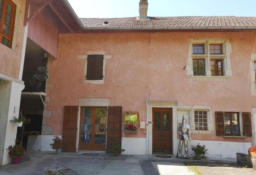 Номер Стандарт Вид на Сад, J&g House
