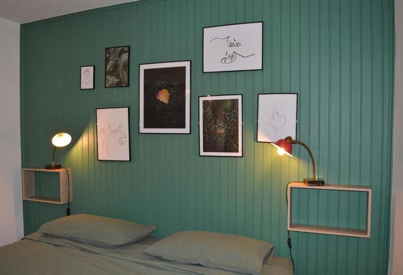 Дом 2 Спальни, J&g House