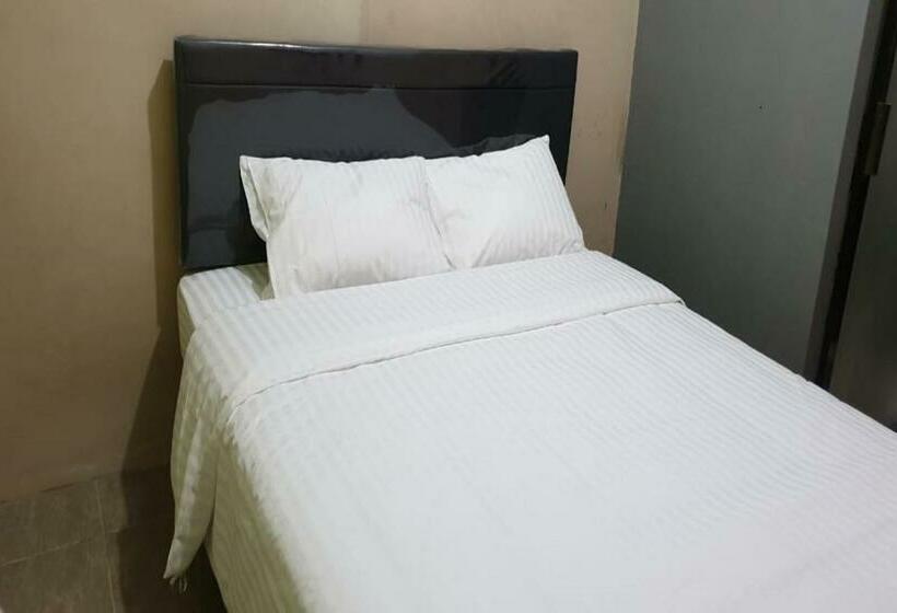 Номер Стандарт, Safaraz Garden Near Galaxy Bekasi Mitra Reddoorz
