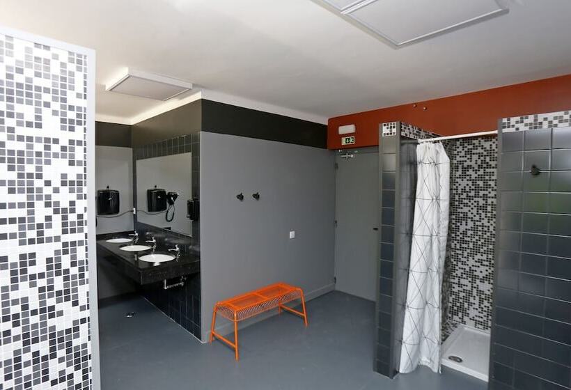 اتاق استاندارد با سرویس بهداشتی مشترک, Hi Setubal Pousada De Juventude   Hostel