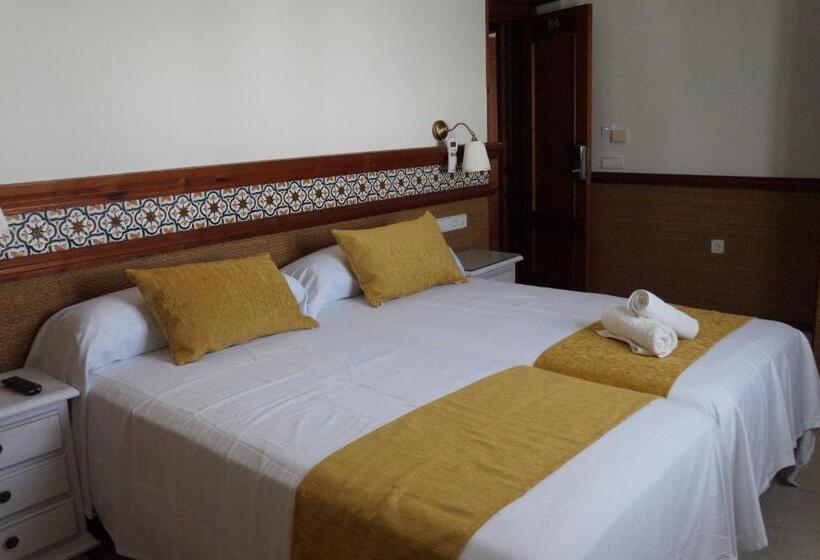 带大床的标准间, Hostal La Conileña