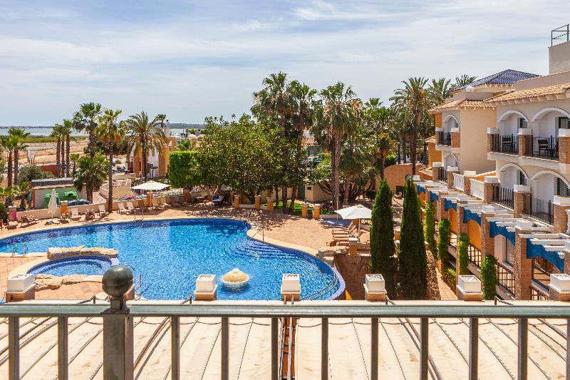 プールビュースタンダードルーム, La Laguna Spa & Golf