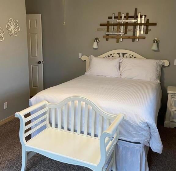 1 Bedroom Apartment Lake View, Crown Lake Resort & Spa