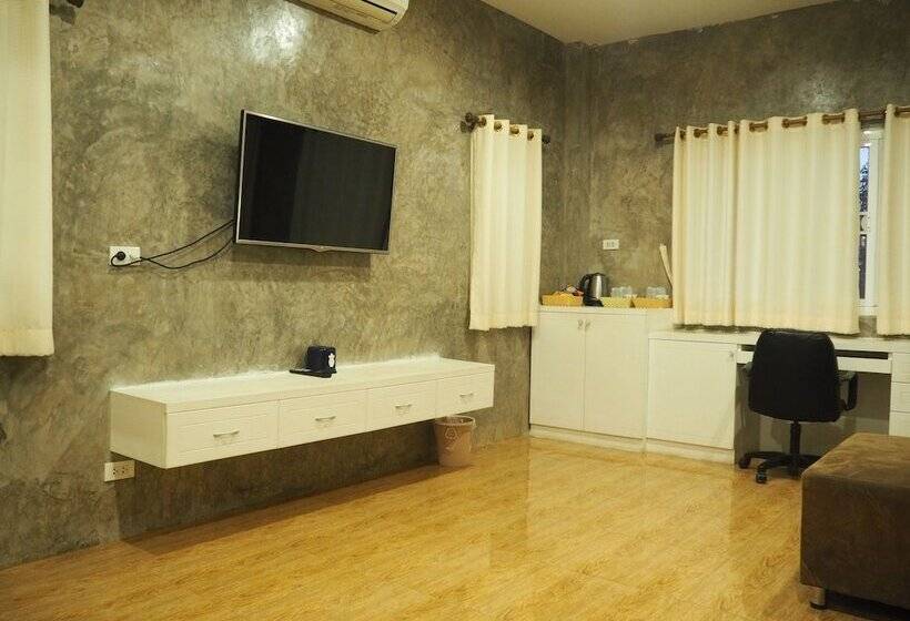 Семейный Номер, Nawiengkae Riverview Resort