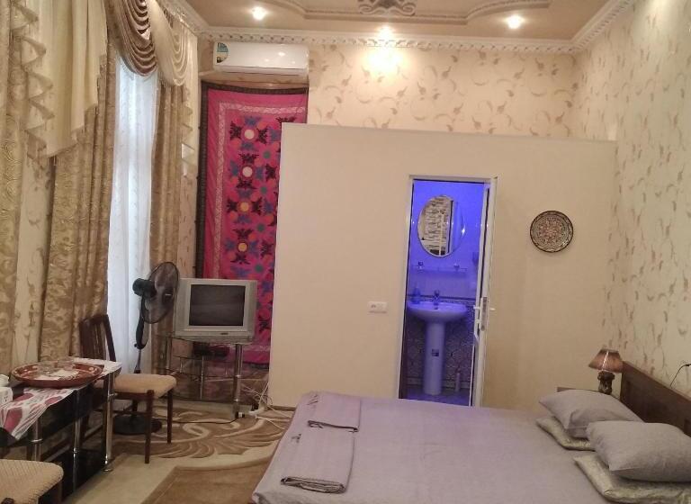 اتاق خانوادگی با چشم‌انداز باغ, Faride Guest House