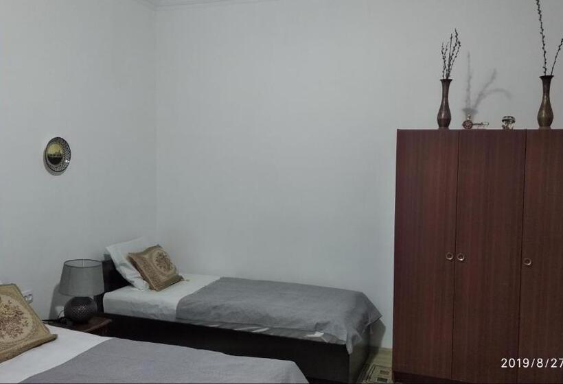 اتاق لوکس خانوادگی, Faride Guest House