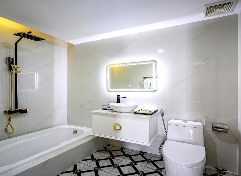 اتاق لوکس با چشم‌انداز دریا, Seaside Boutique Resort Quy Nhon