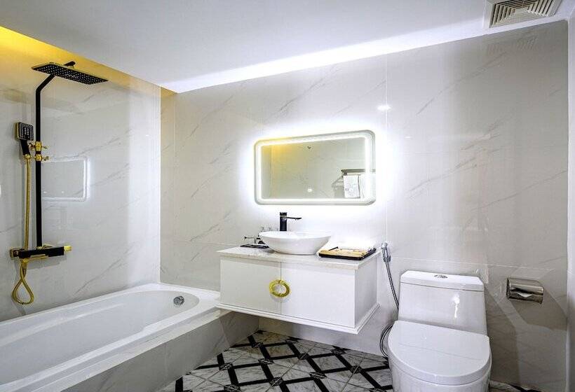 اتاق لوکس با چشم‌انداز دریا, Seaside Boutique Resort Quy Nhon