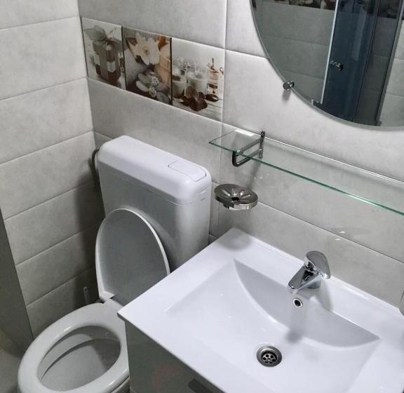 اتاق لوکس سه تخته, Fast Airport Accomodation