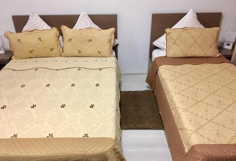 اتاق لوکس سه تخته, Fast Airport Accomodation
