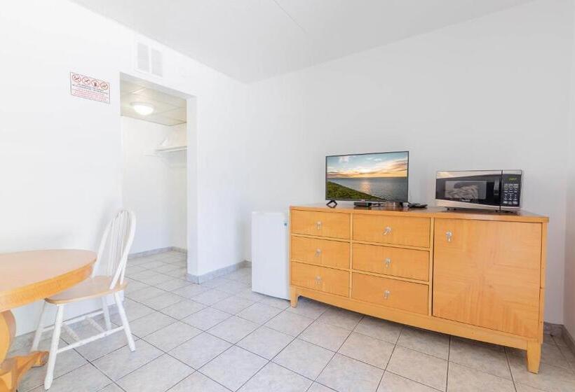 استودیو استاندارد با بالکن, Premiere Motel