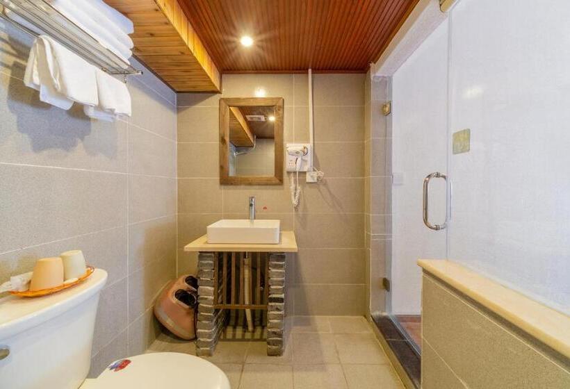 Quarto Estandar, Lewo Guest House