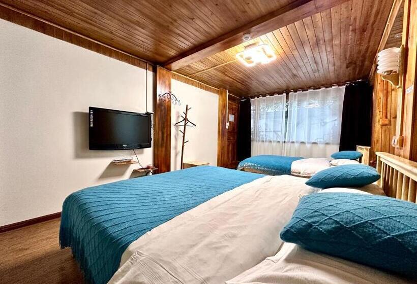Quarto Familiar, Lewo Guest House