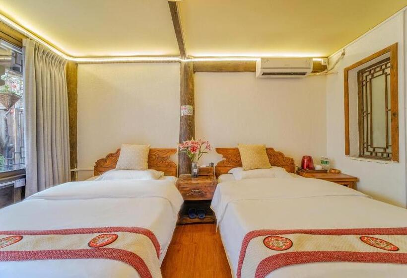 Quarto Estandar, Lewo Guest House
