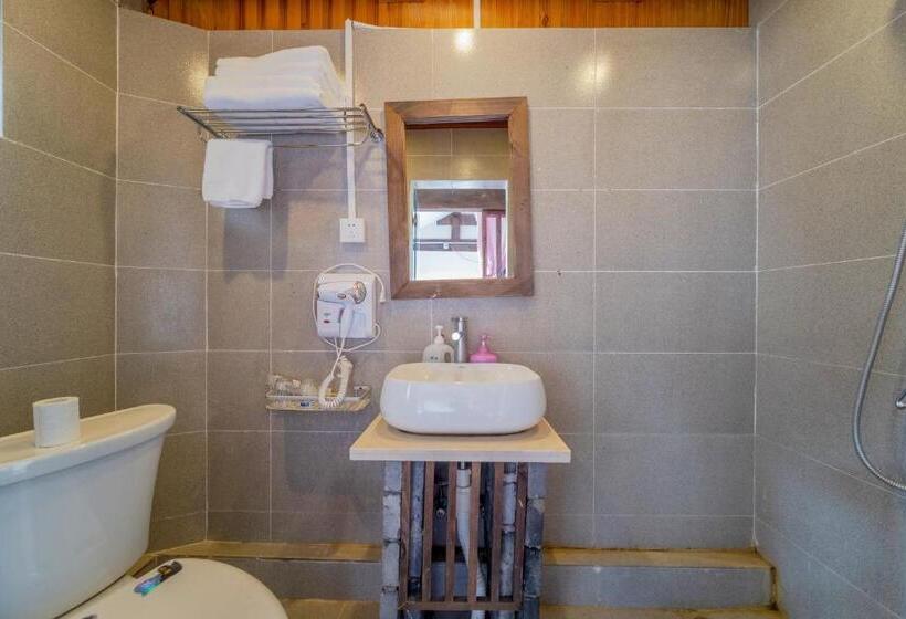 Quarto Deluxe, Lewo Guest House
