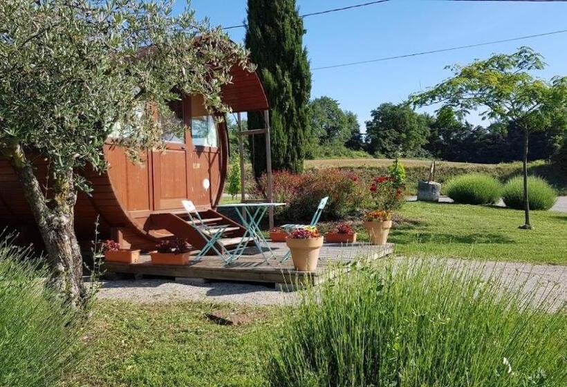 کلبه ییلاقی, La Ferme Des Denis