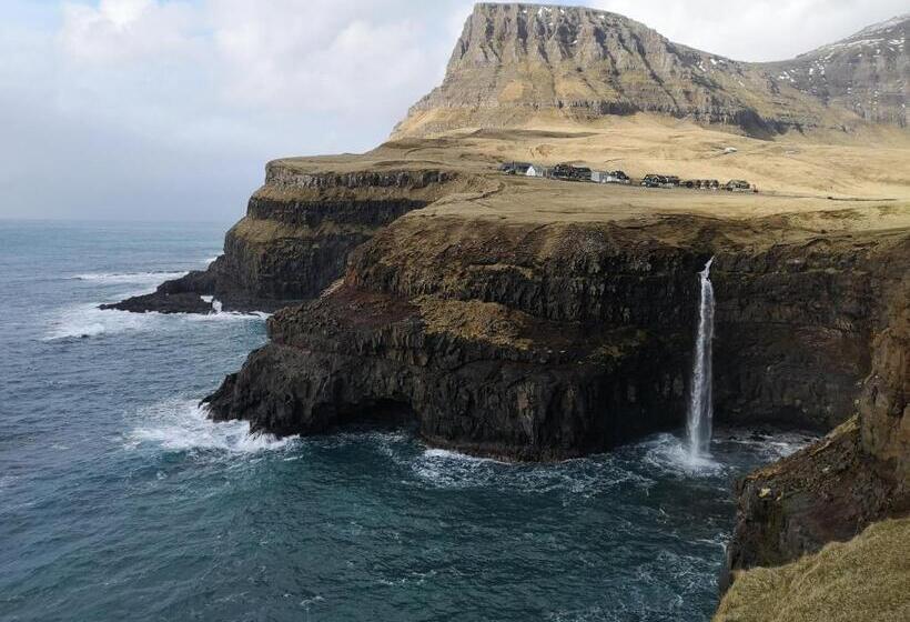 آپارتمان 1 خوابه با چشم‌انداز دریا, Gásadalur Apartments @ World Famous Waterfall