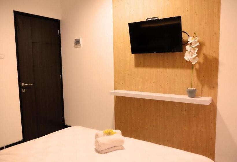 Люкс Повышенной Комфортности, Gapura Residence Airport Semarang By Sinergi