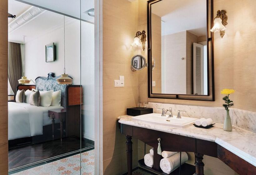Classic Room Double Bed Sea View, Hôtel Perle D Orient Cat Ba   Mgallery