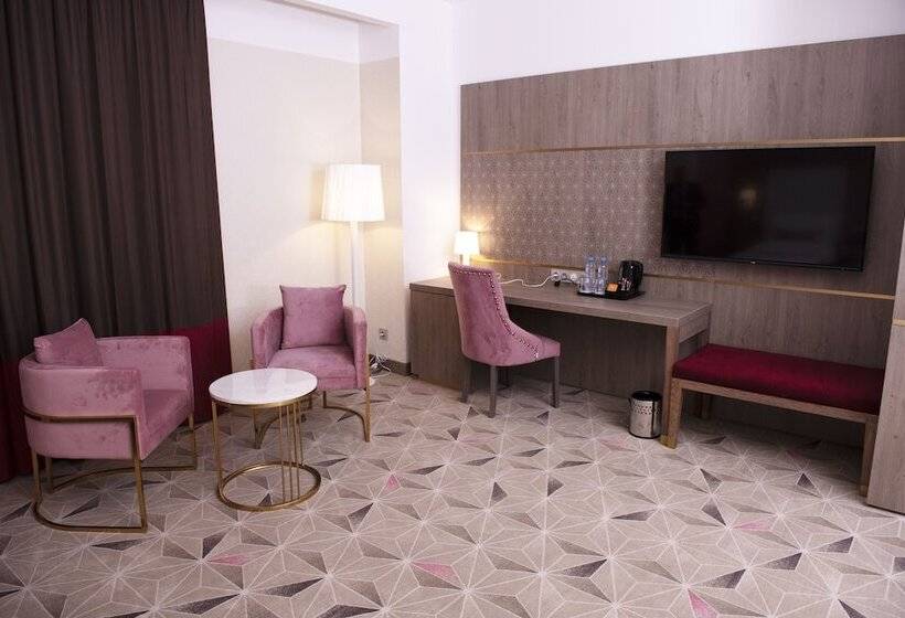 Полулюкс, Rodina Hotel Spa & Conferences